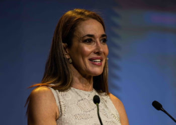 Elsa Anka, Presentadora de Premios Belleza 2022